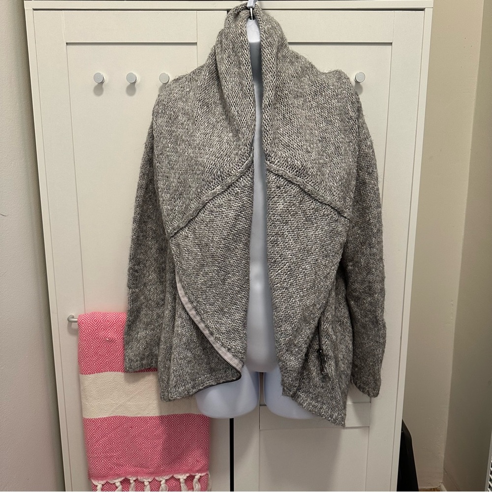 T Tahari Gray Marled Knit Cardigan